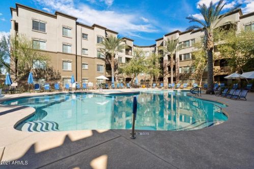 5450 Deer Valley Dr, Phoenix AZ  85054-8118 exterior