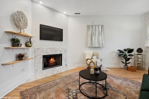 2702 Chicago Ave, Chicago, IL 60622-8504