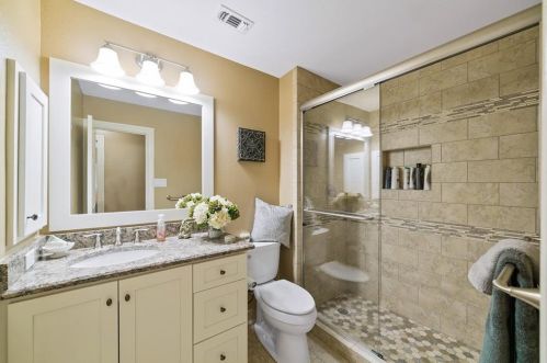 5703 Lockhill Rd, San Antonio TX 78240-1620 exterior