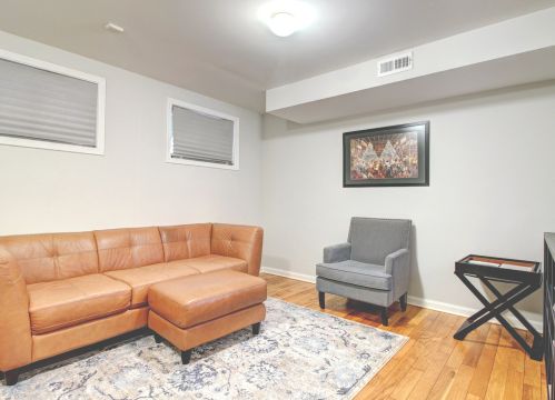 4515 Michigan Ave, Chicago IL  60653-4660 exterior