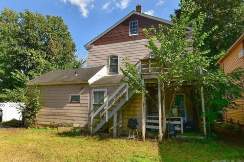 105 Maple St, Ellington CT  06029-3332 exterior