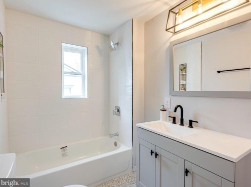 1 Scarlet Ave, Chester PA 19014-2122 exterior