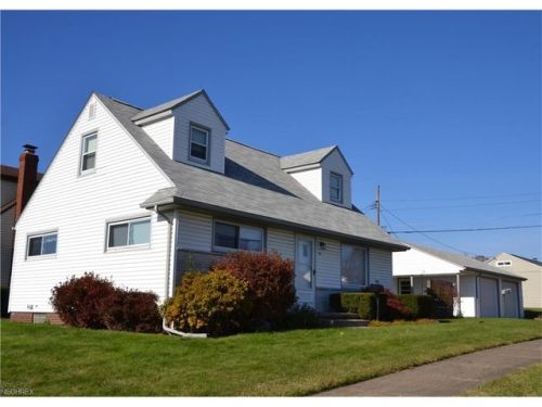 3505 Gross Ave, Canton, OH 44714-1331