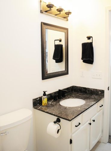 4206 Ridgewood Ln, Milwaukee WI 53221-1094 exterior