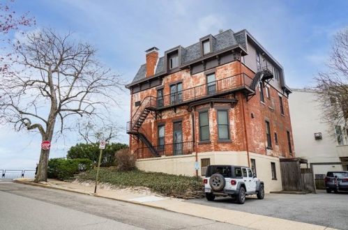 137 Grandview Ave, Pittsburgh PA 15211-1205 exterior