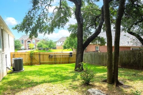 12504 Emerald Oaks Dr, Austin TX 78748 exterior