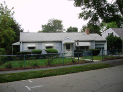 90 Fordham Rd, Newton, MA 02465-1226