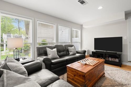 2122 Belvedere Dr, Atlanta GA  30318-1704 exterior