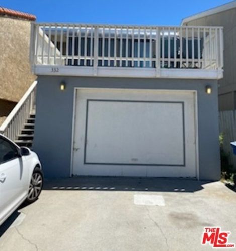 332 Cahuenga Dr, Oxnard CA 93035-4406 exterior