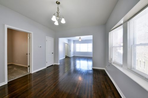 5029 West End Ave, Chicago IL 60644-2156 exterior