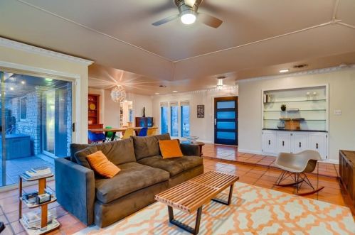 8702 Crst Rdg Cir, Austin TX 78750-3018 exterior