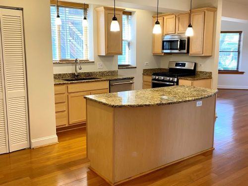 3827 Lawndale Ave, Chicago IL 60618-3107 exterior