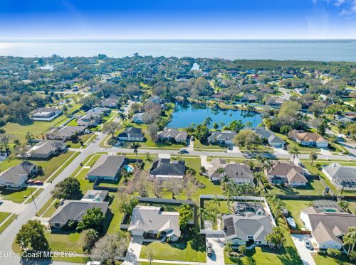 285 Northgrove Dr, Merritt Island FL 32953-7959 exterior