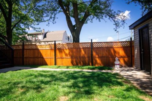 1059 Kedvale Ave, Chicago IL 60629-5108 exterior