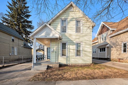 1121 Sigsbee St, Grand Rapids MI  49506-2542 exterior