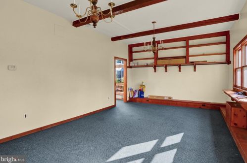 886 Vaughn Rd, Pottstown PA exterior