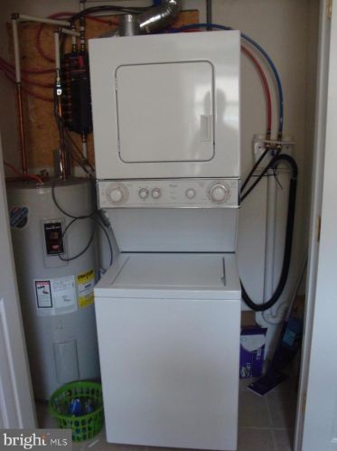 1526 Brown St, Philadelphia PA  19130-2906 exterior