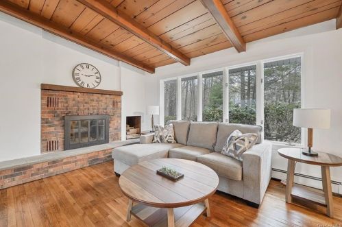 37 Emperor Ln, Montgomery NY  12549-1919 exterior