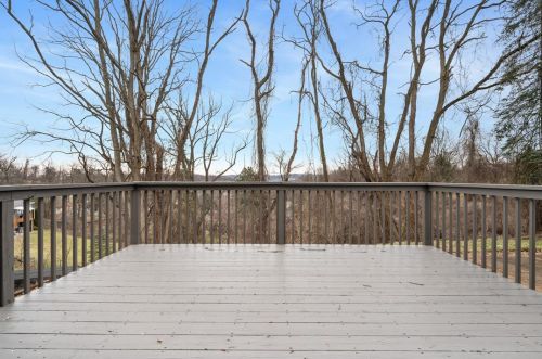 1307 Jefferson Heights Rd, Pittsburgh PA  15235-4807 exterior