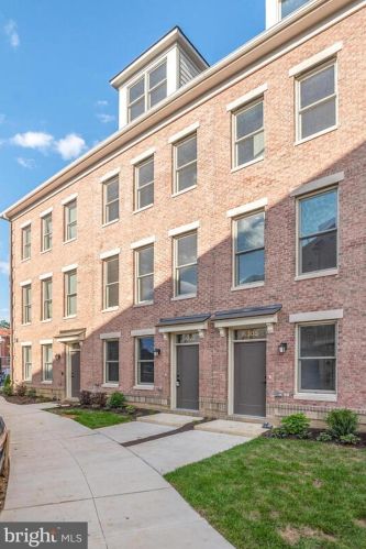 1003 Sycamore St, Washington DC  20032-1030 exterior