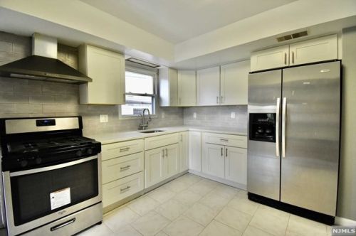 166 Morningside Ln, Palisades Park NJ exterior