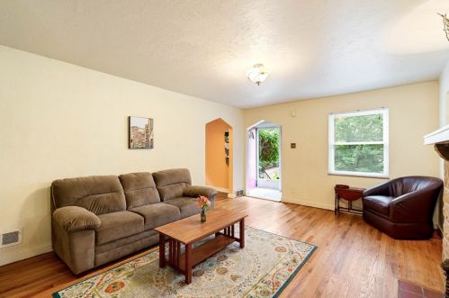 255 Cascade Rd, Pittsburgh PA 15221-4439 exterior