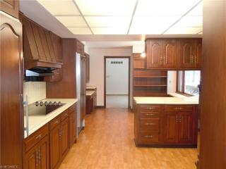 4939 Clubside Rd, Cleveland OH  44124-2531 exterior