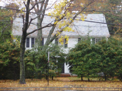 925 Centre St, Newton, MA 02459-1235