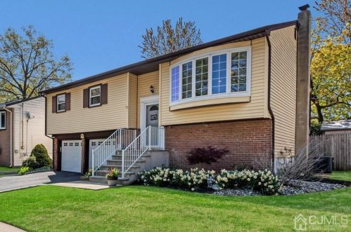 186 Louis Pl, Iselin, NJ 08830-1236