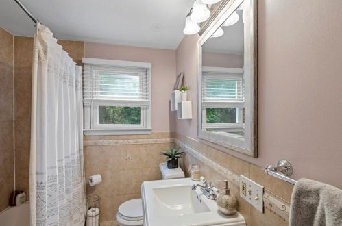 36 Mulberry Cir, Providence RI 02919-2534 exterior