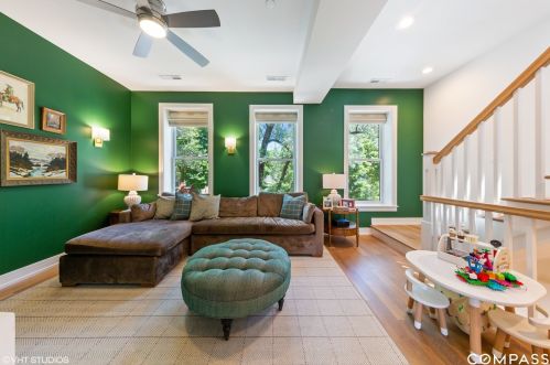 2037 Mclean Ave, Chicago IL 60647-4532 exterior