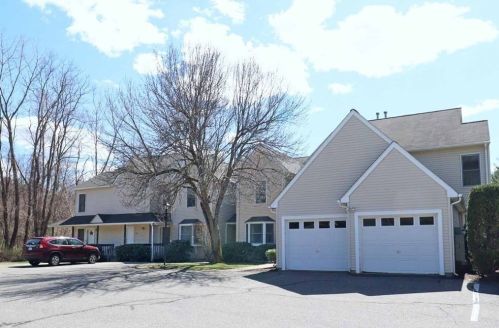 65 Castlegate Dr, Springfield MA 01129-1298 exterior