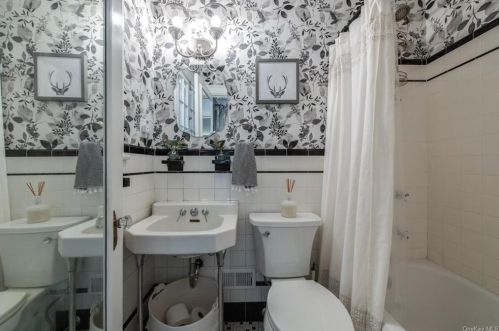 97-105 Kingwood Park, Poughkeepsie NY  12601-5448 exterior