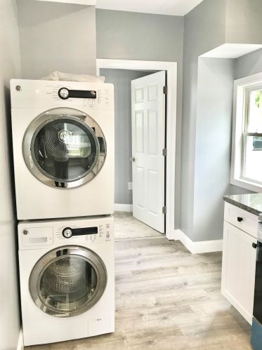 52 Laurel St, Concord NH  03301-3651 exterior