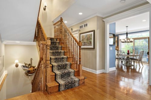 482 Prospect Ave, Elmhurst, IL 60126-3959