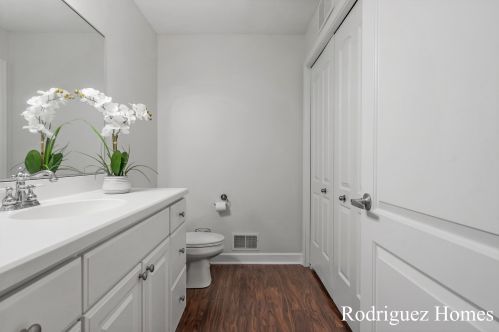 3905 Pemberton Dr, Grand Rapids MI 49508-8894 exterior