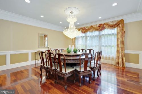 8505 Carlynn Dr, Bethesda MD 20817-4310 exterior