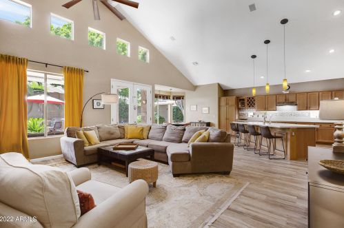 15405 18 Ave, Phoenix AZ 85015-3840 exterior