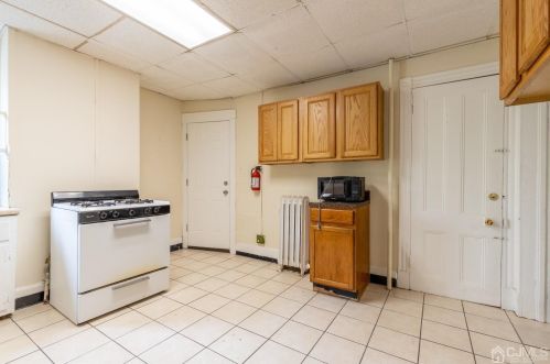 138 Hamilton St, New Brunswick NJ 08901-1806 exterior