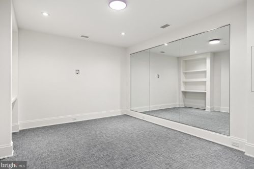 4526 Hawthorne St, Washington DC 20016-3570 exterior