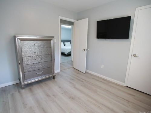 16 Beth Pl, Middletown NY 10940-4270 exterior