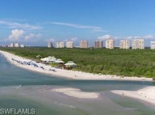 6597 Nicholas Blvd, Naples FL 34108-7264 exterior