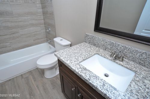 3417 Calle De Ln Bajada, Tucson AZ 85746-8337 exterior