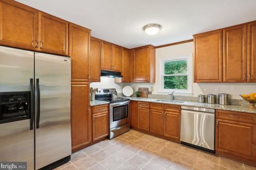 218 Forest Ave, Rockville MD 20850-1820 exterior