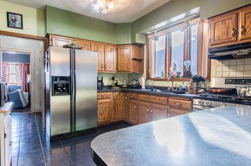 6343 Tripp Ave, Chicago IL 60646-4524 exterior