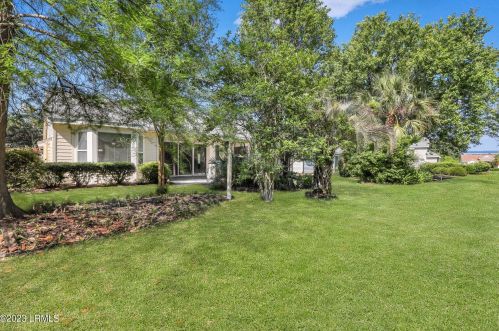 150 Colonel Thomas Heyward Rd, Bluffton SC 29909-5035 exterior