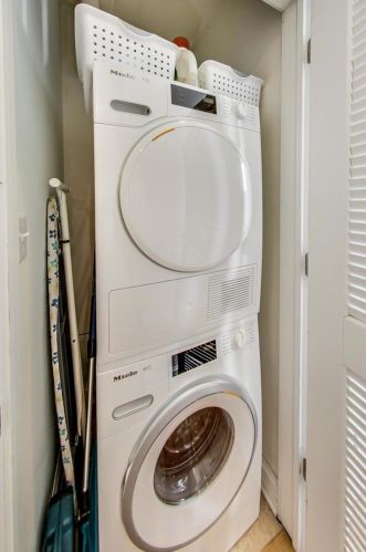 1428 Walton St, Chicago IL  60642-5313 exterior