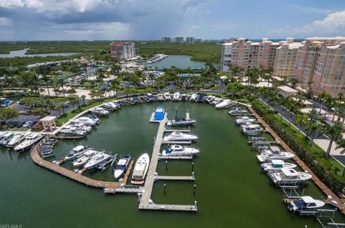 435 Dockside Dr, Naples FL 34110-3601 exterior