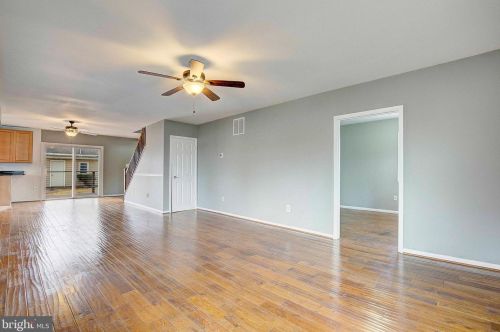 1064 Bell Ave, Glen Burnie MD 21060-6767 exterior