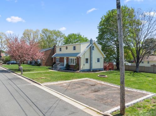 147 Fisher Ave, Piscataway NJ  08854-4830 exterior